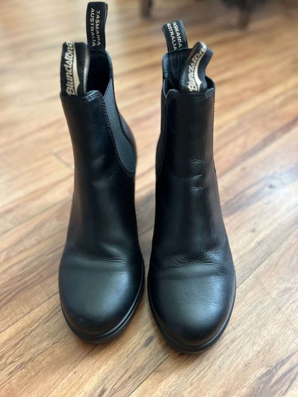 Blundstone Black Leather Ankle Boots with Block Heel - Picture 8 of 9